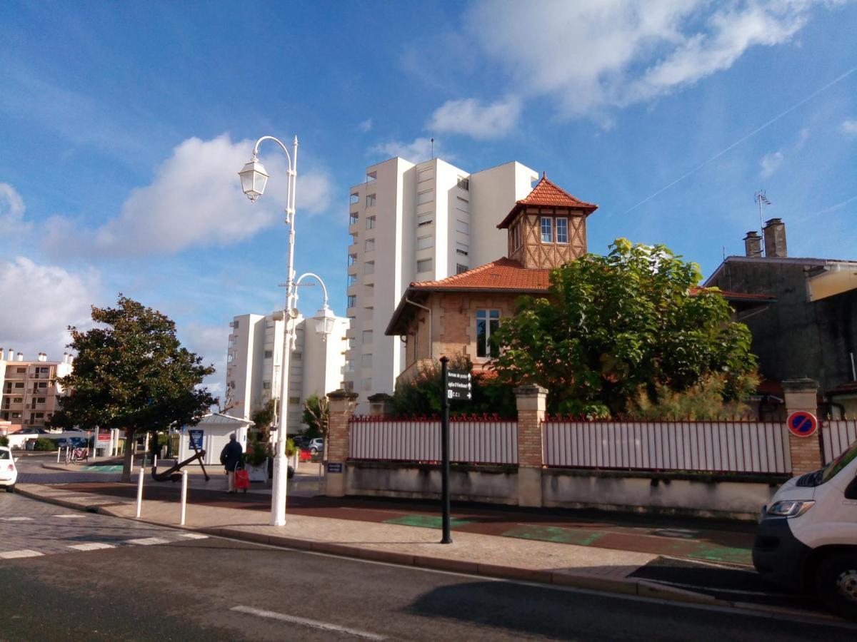 Comme Dans Un Phare * Arcachon